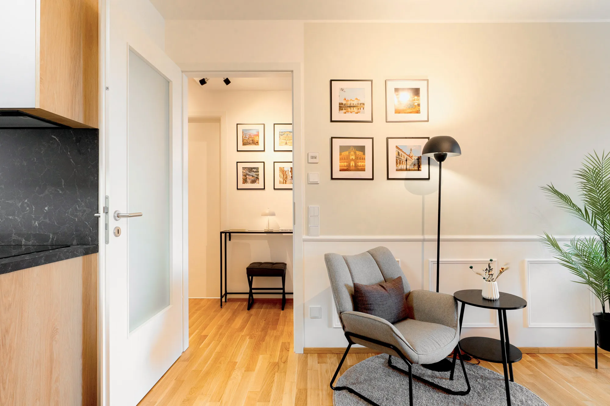 Wohnbereich im Boutique-Apartment Marina Garden in Dresden